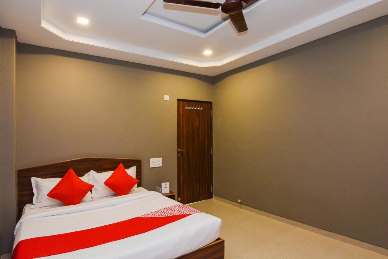 Hotel Sukrangu Palace Shirdi Zewnętrze zdjęcie